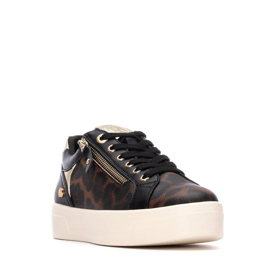 Zapatilla de mujer plano Xti 14441401