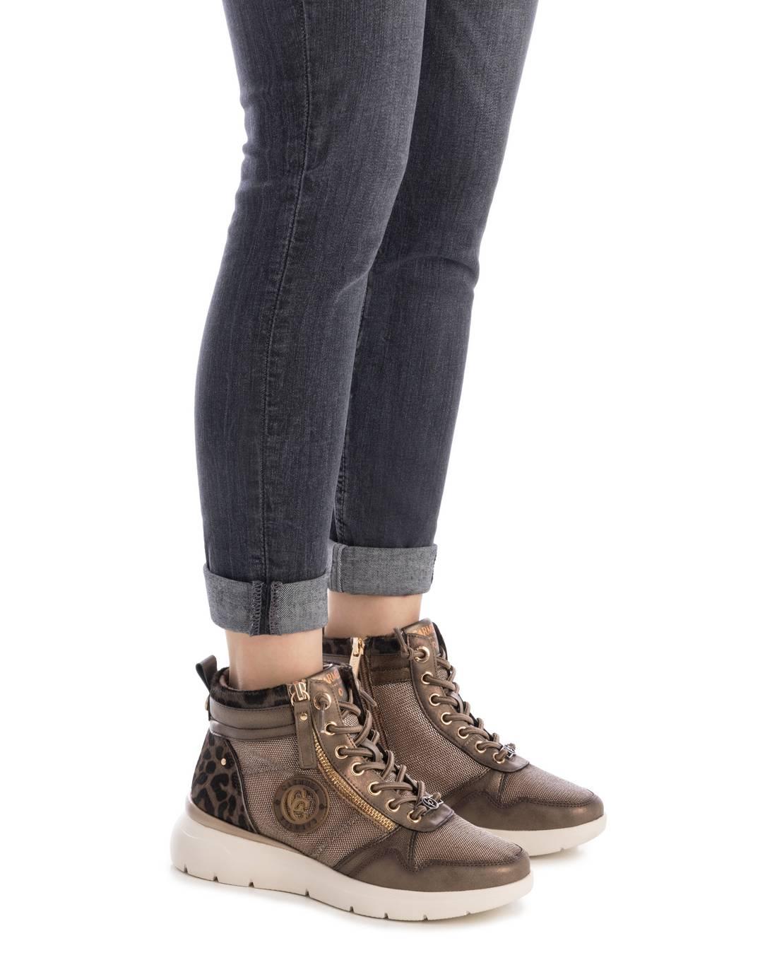 Zapatilla de mujer plano Carmela 16251403