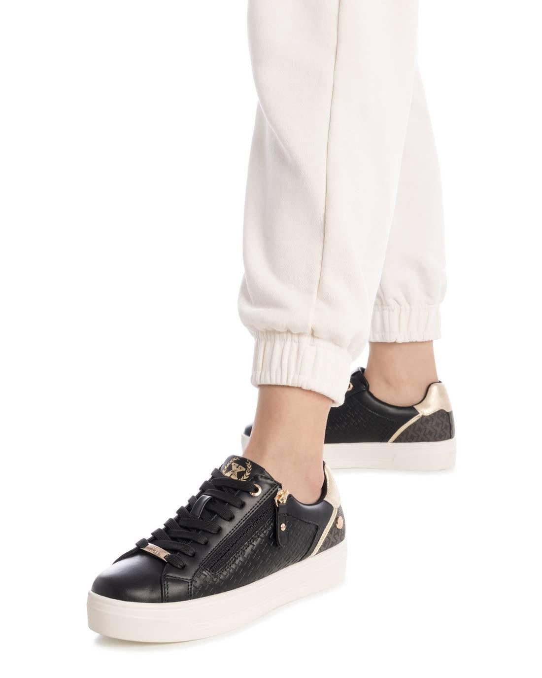 Zapatilla de mujer plano Xti 14437102
