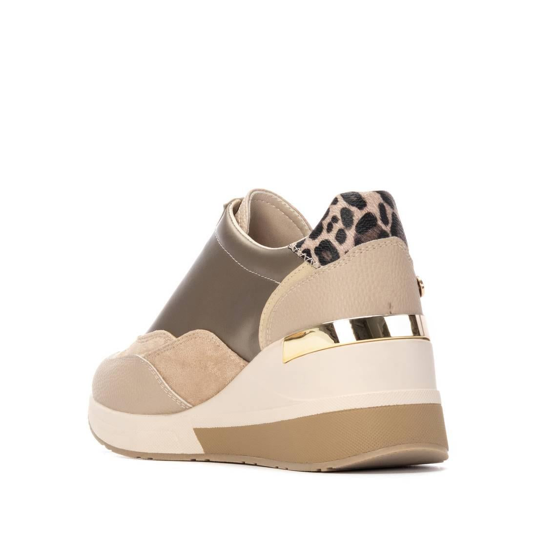 Zapatilla de mujer con cuña Xti 14465501