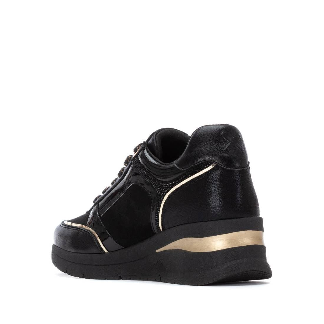 Zapatilla de mujer con cuña Xti 14422301