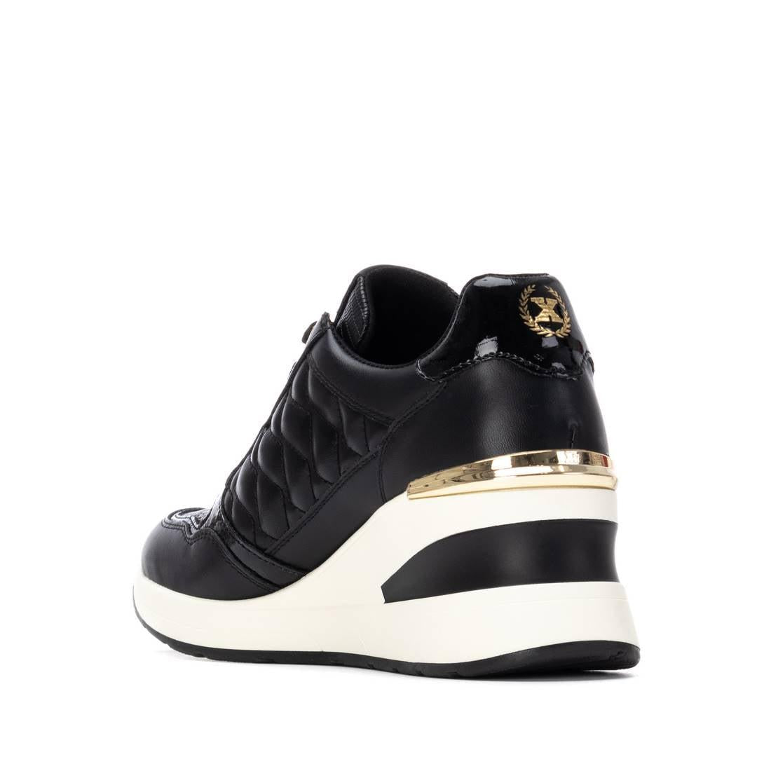 Zapatilla de mujer con cuña Xti 14438002