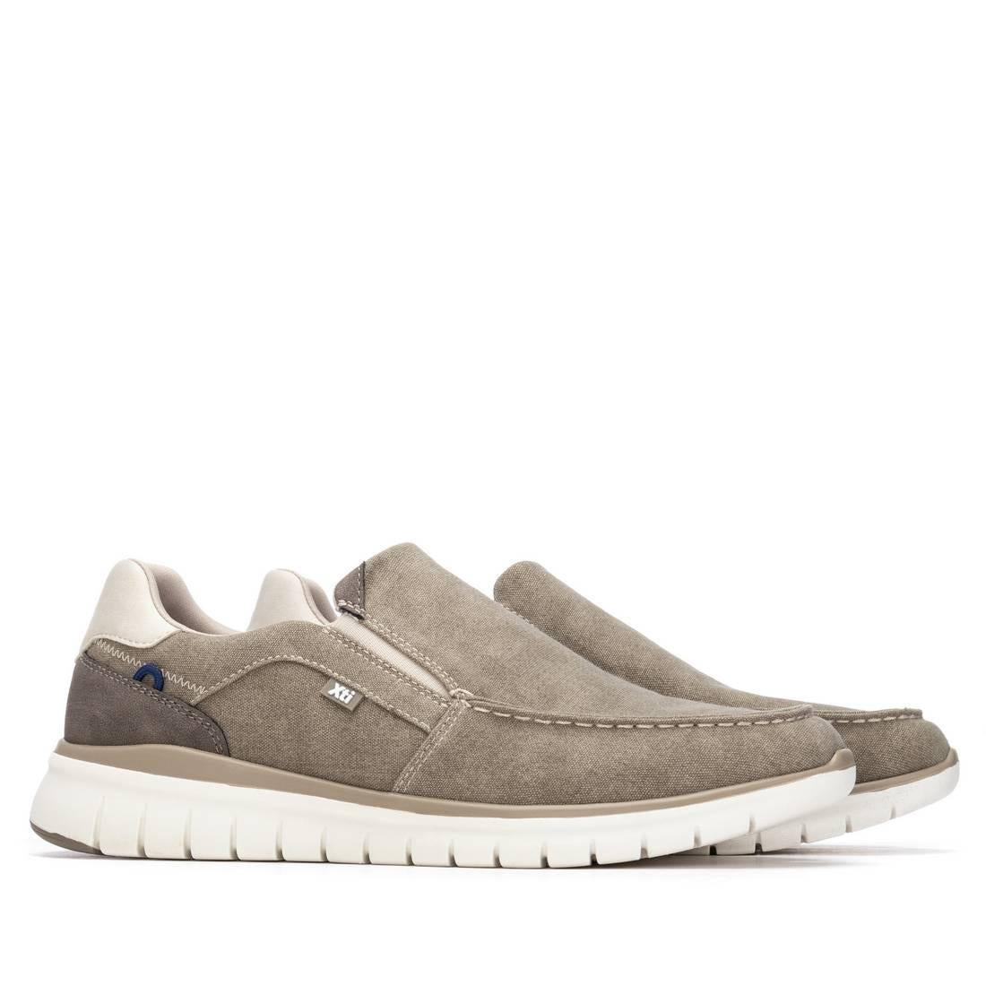 Zapato de hombre plano Xti 14576302