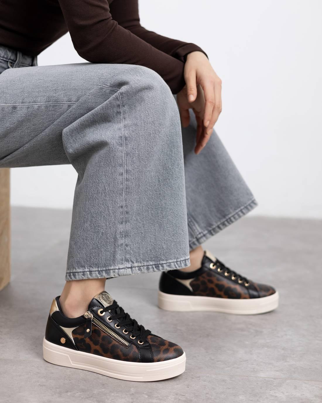Zapatilla de mujer plano Xti 14441401