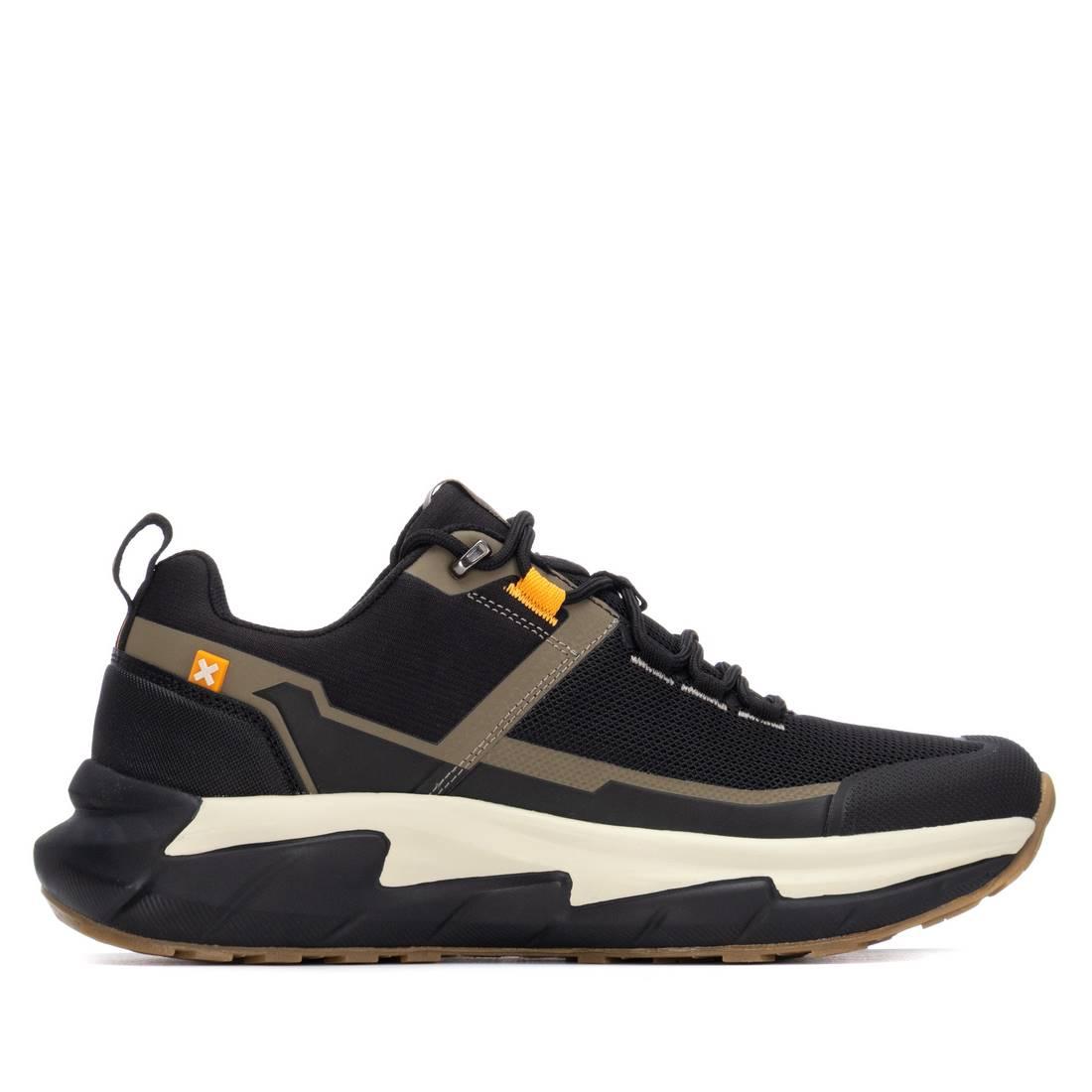 Zapatilla de hombre plano Xti 14471201