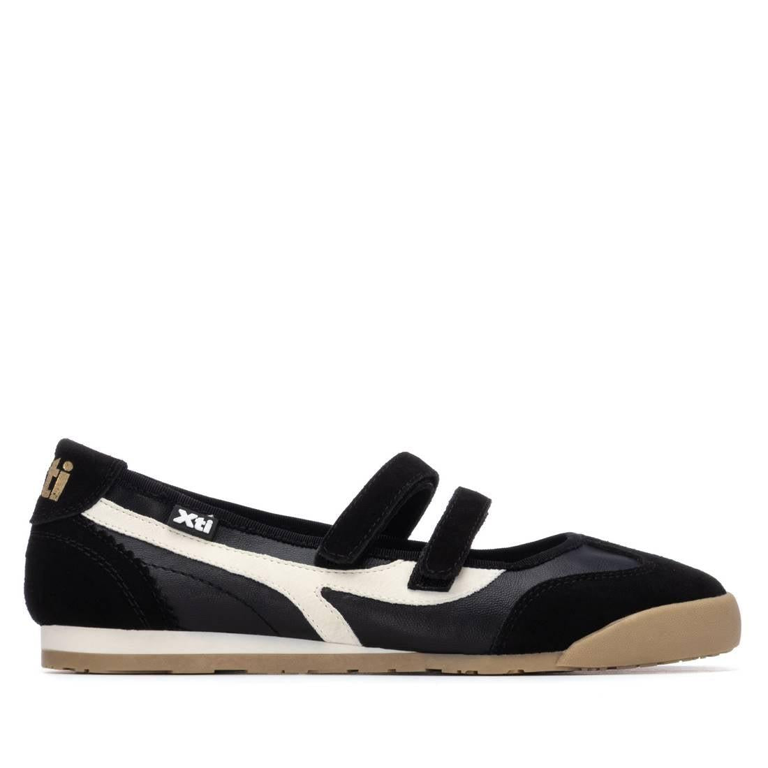 Zapatilla de mujer plano Xti 14522004