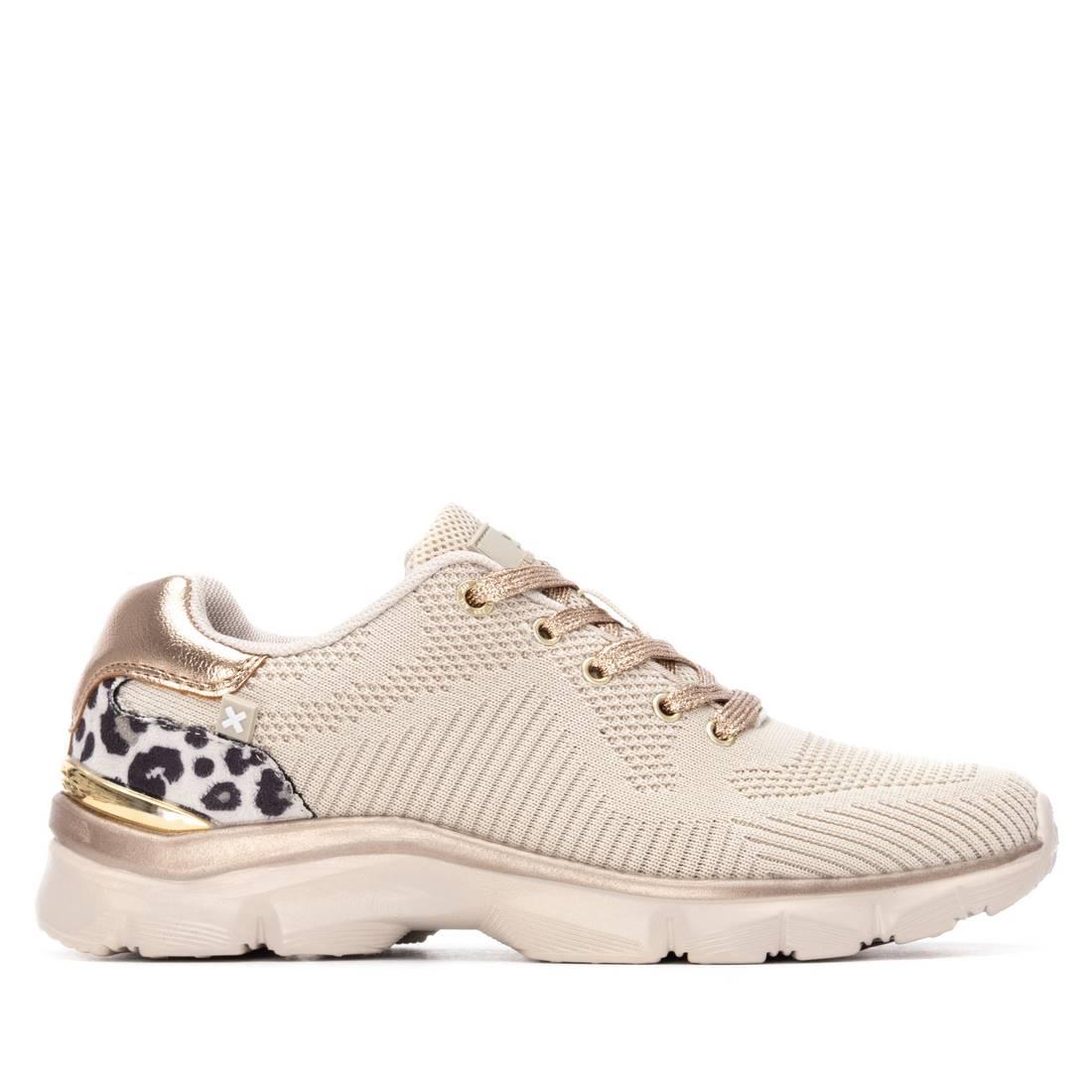 Zapatilla de mujer plano Xti 14436102