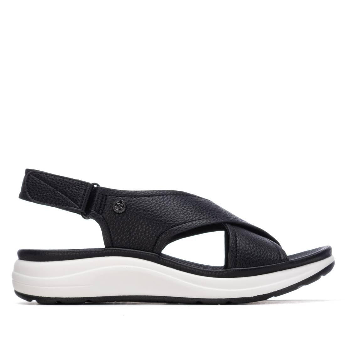 Sandalia plana para mujer Xti 14517203