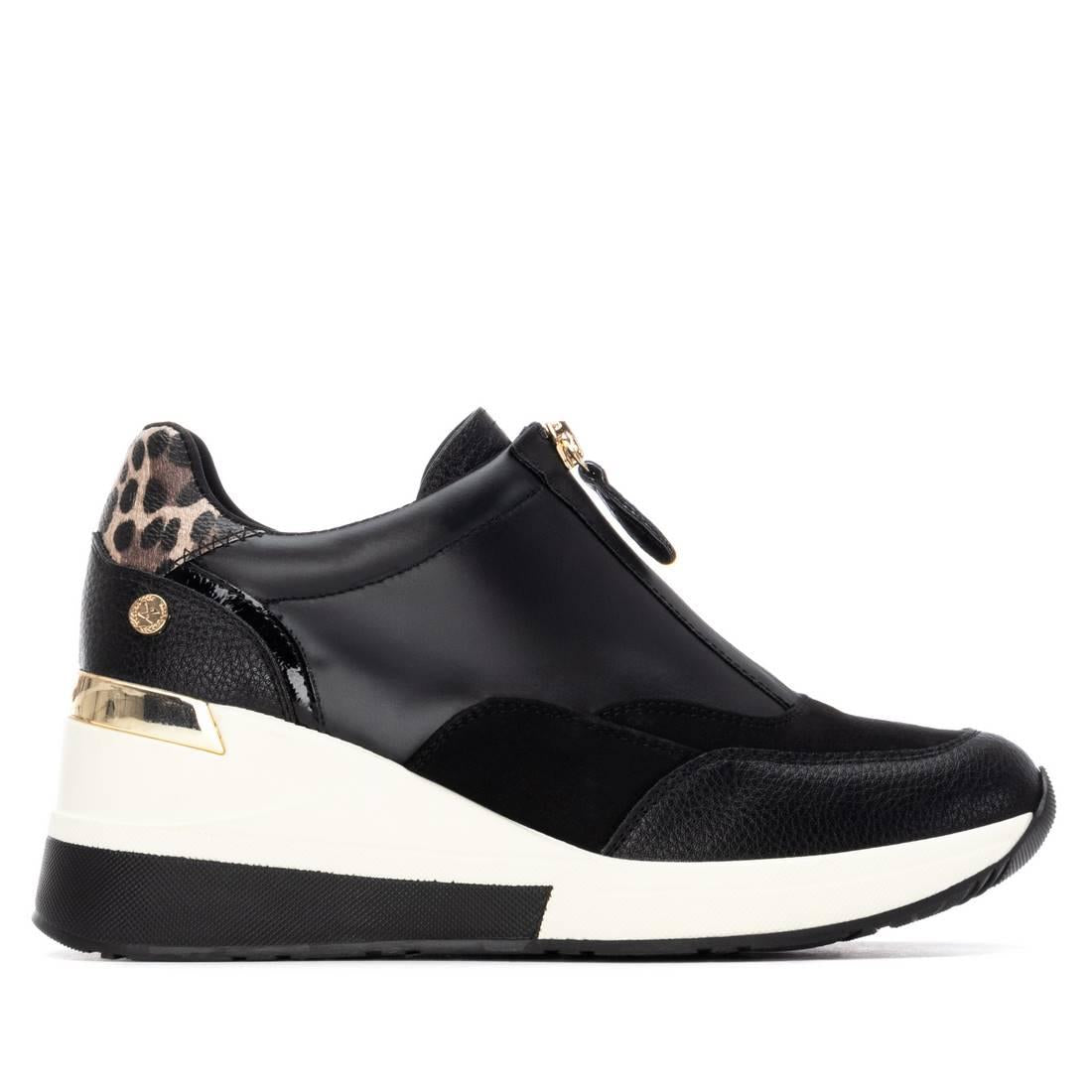 Zapatilla de mujer con cuña Xti 14465502