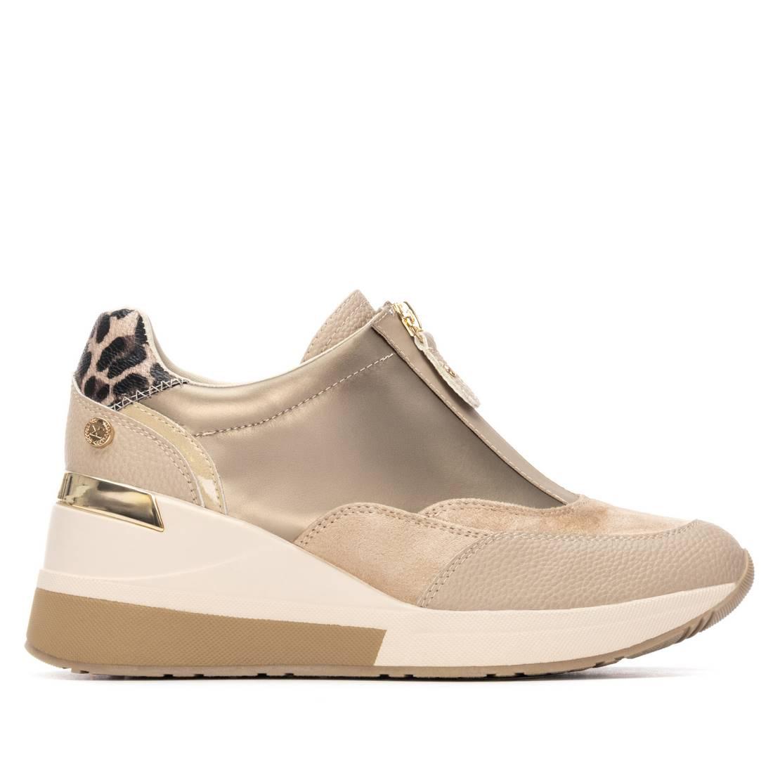 Zapatilla de mujer con cuña Xti 14465501