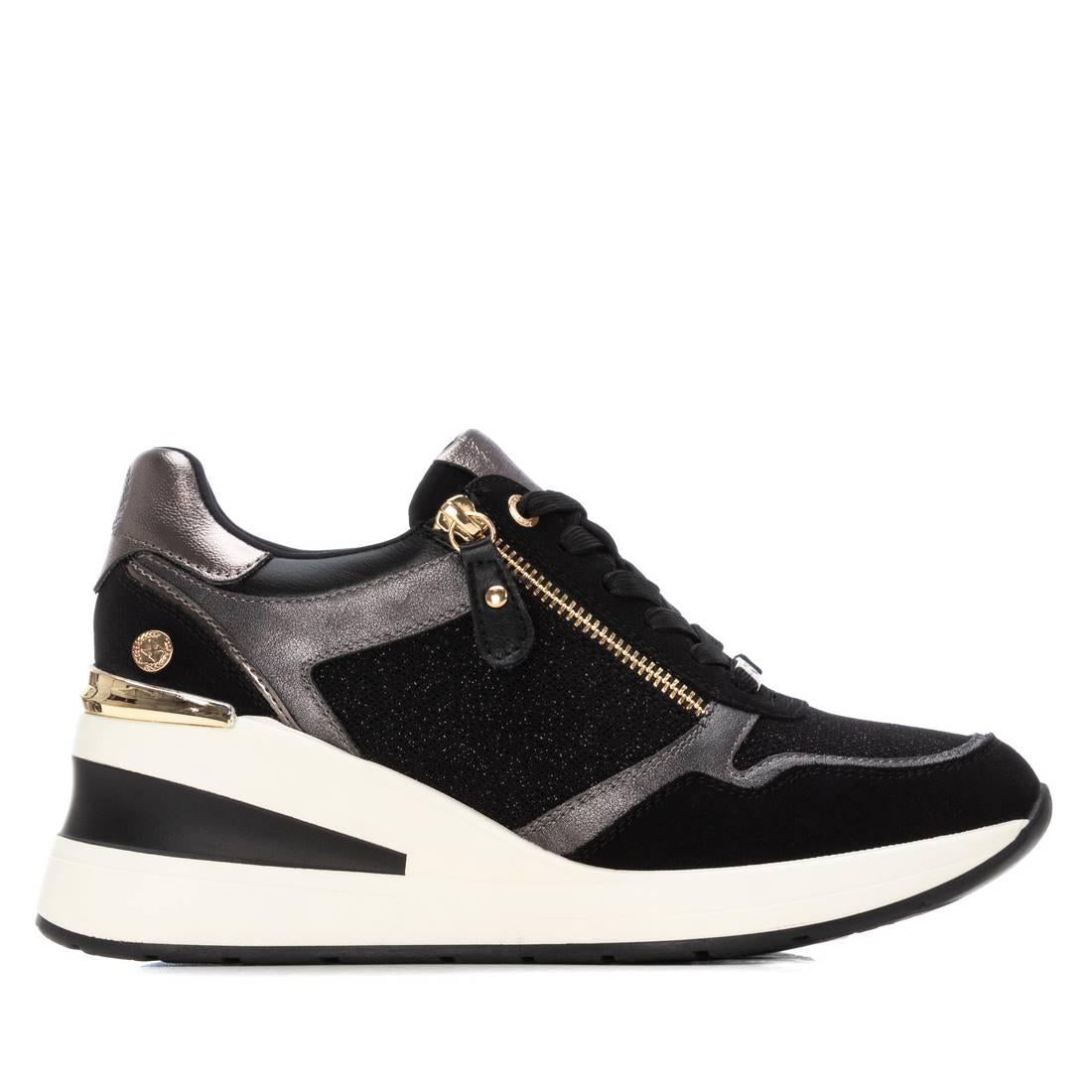 Zapatilla de mujer con cuña Xti 14437902