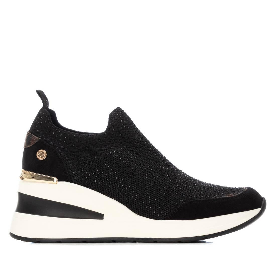 Zapatilla de mujer con cuña Xti 14438501