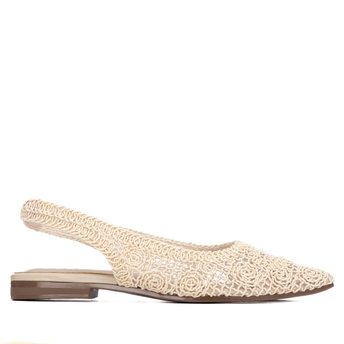 Zapato de mujer plano Xti 14512401