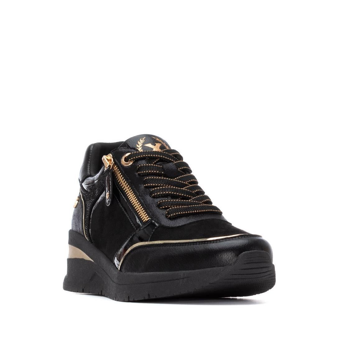 Zapatilla de mujer con cuña Xti 14422301