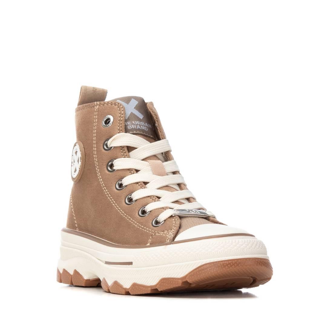 Zapatilla de niña plano Xti kids 15132106