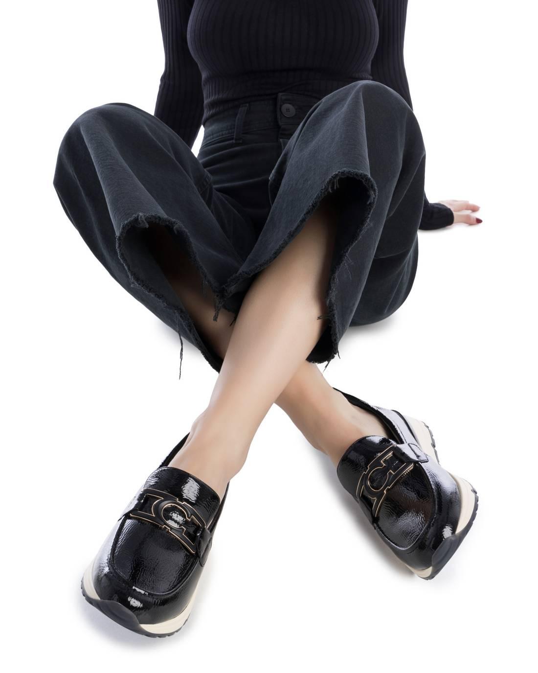 Zapatilla de mujer plano Carmela 16251803