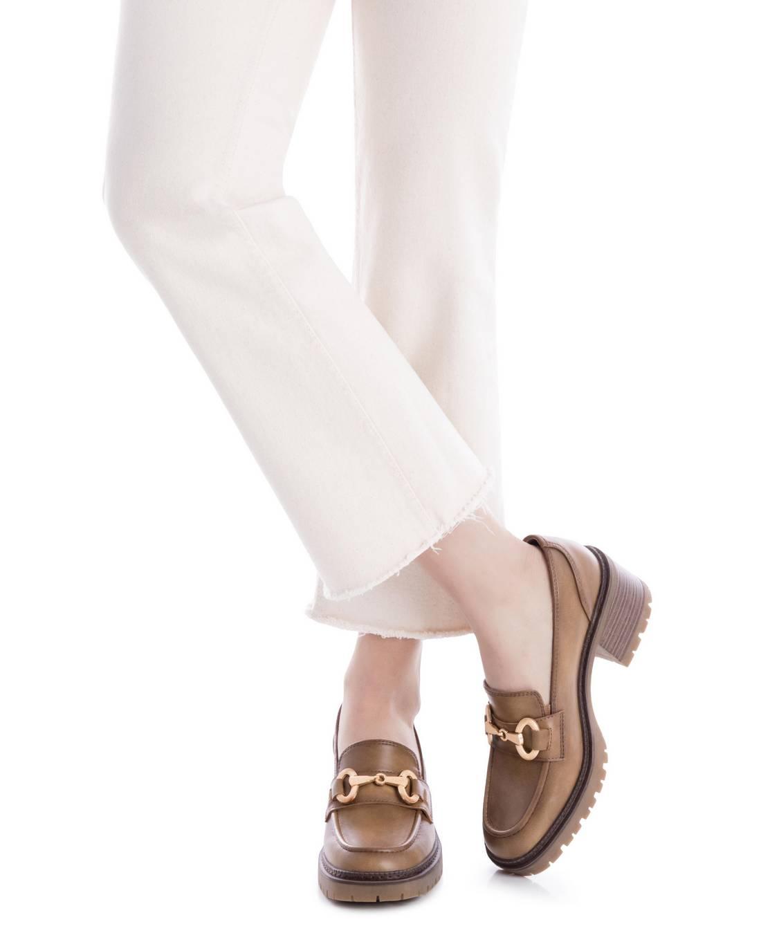 Zapato de mujer con tacón Xti 14427401
