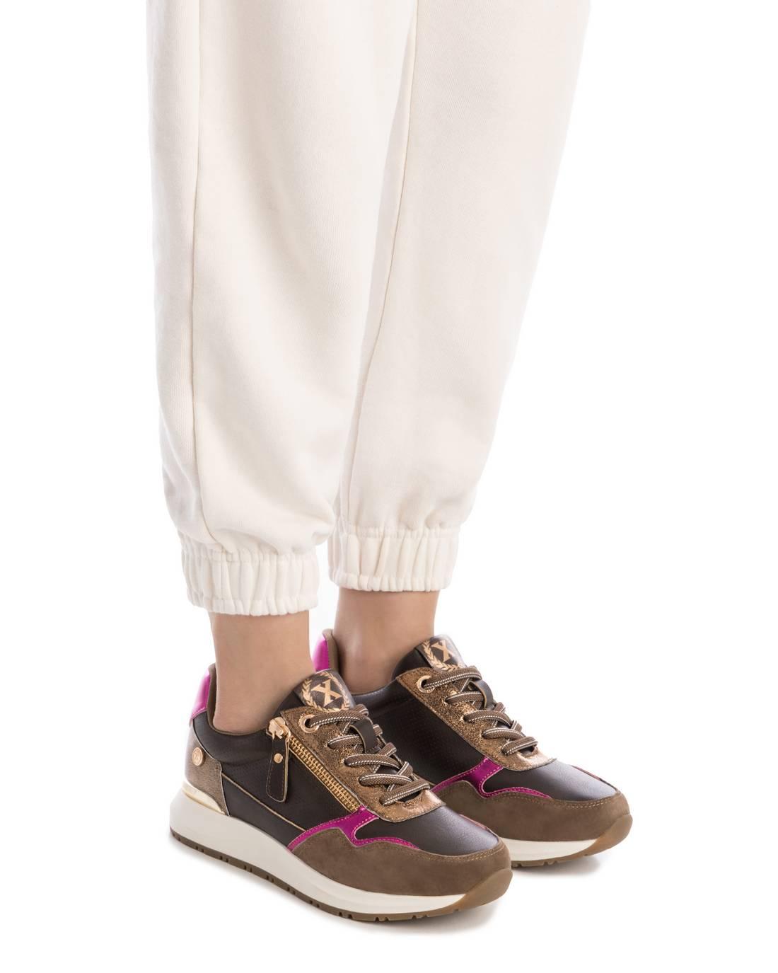 Zapatilla de mujer plano Xti 14421802