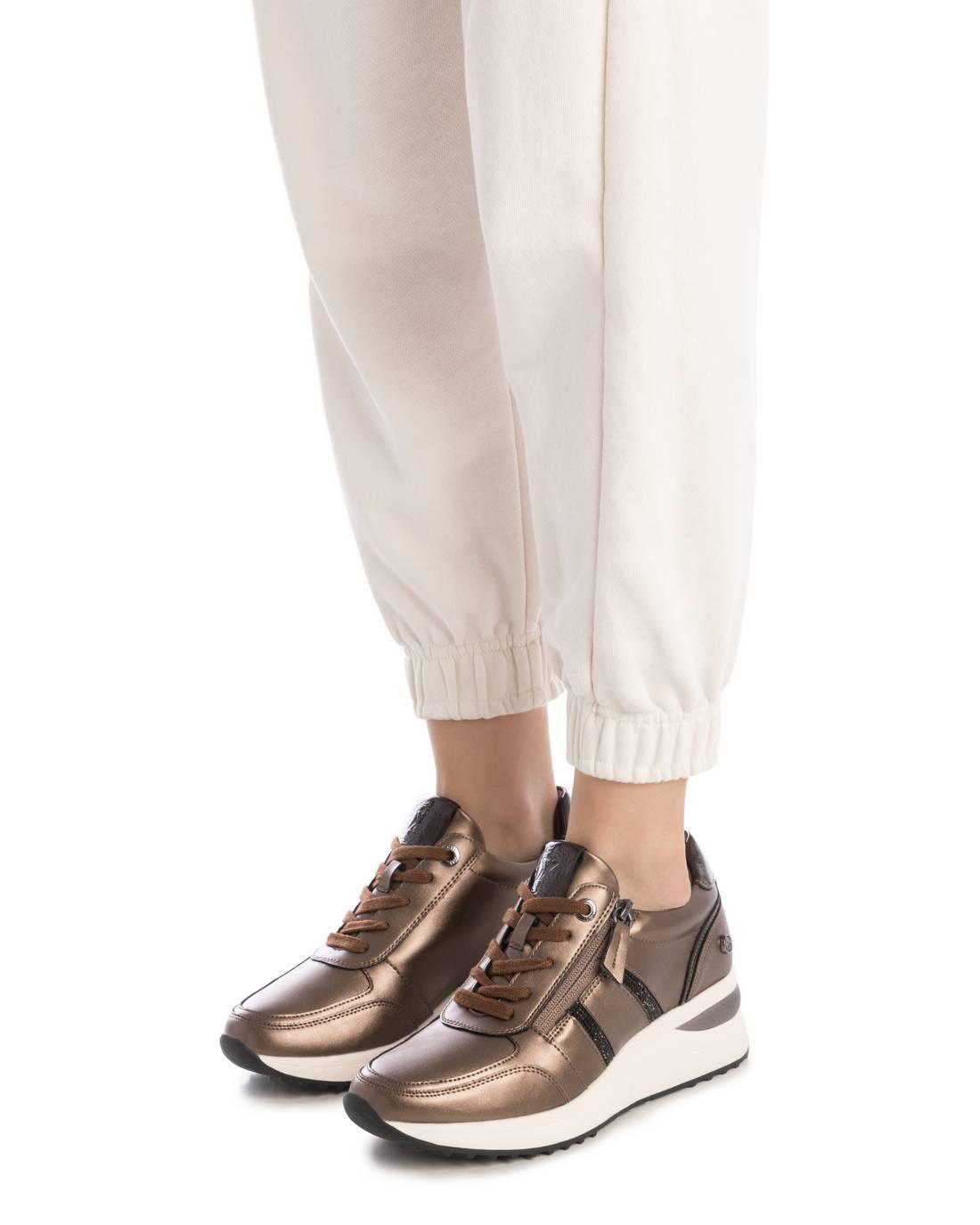 Zapatilla de mujer con cuña Xti 14440701