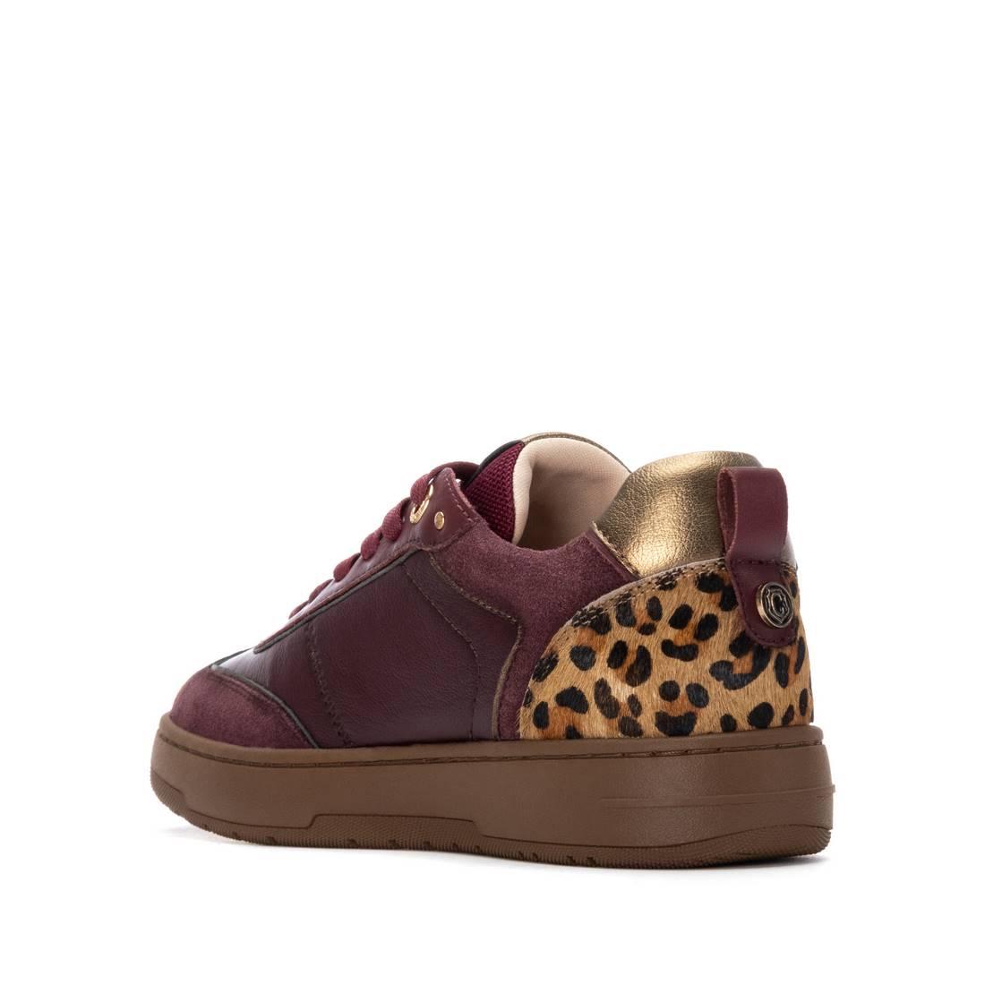Zapatilla de mujer plano Carmela 16250405