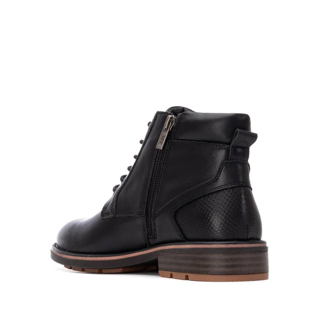 Botin de hombre plano Xti 14466802