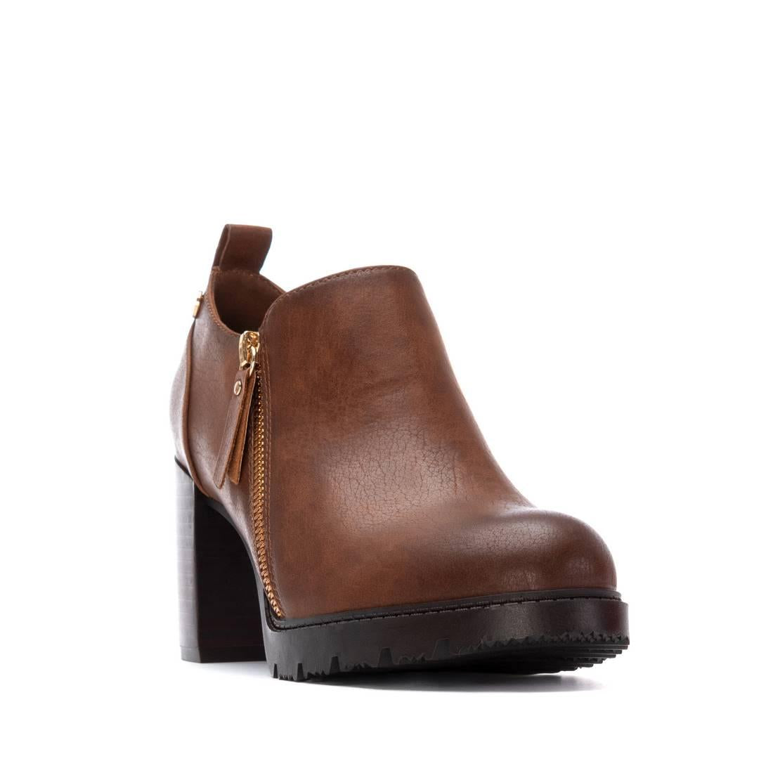 Zapato de mujer con tacón Xti 14430102