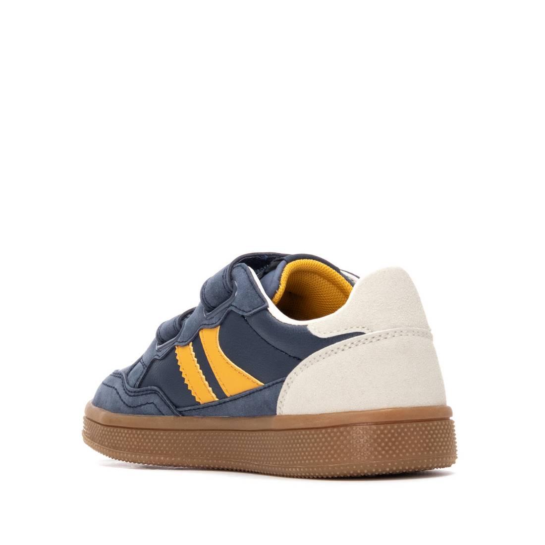 Zapatilla de niña plano Xti kids 15140803