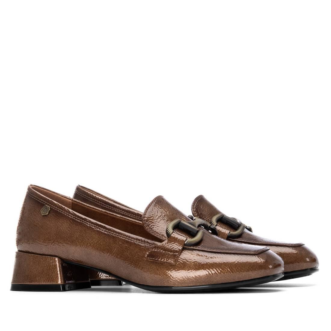 Zapato de mujer con tacón Carmela 16253902
