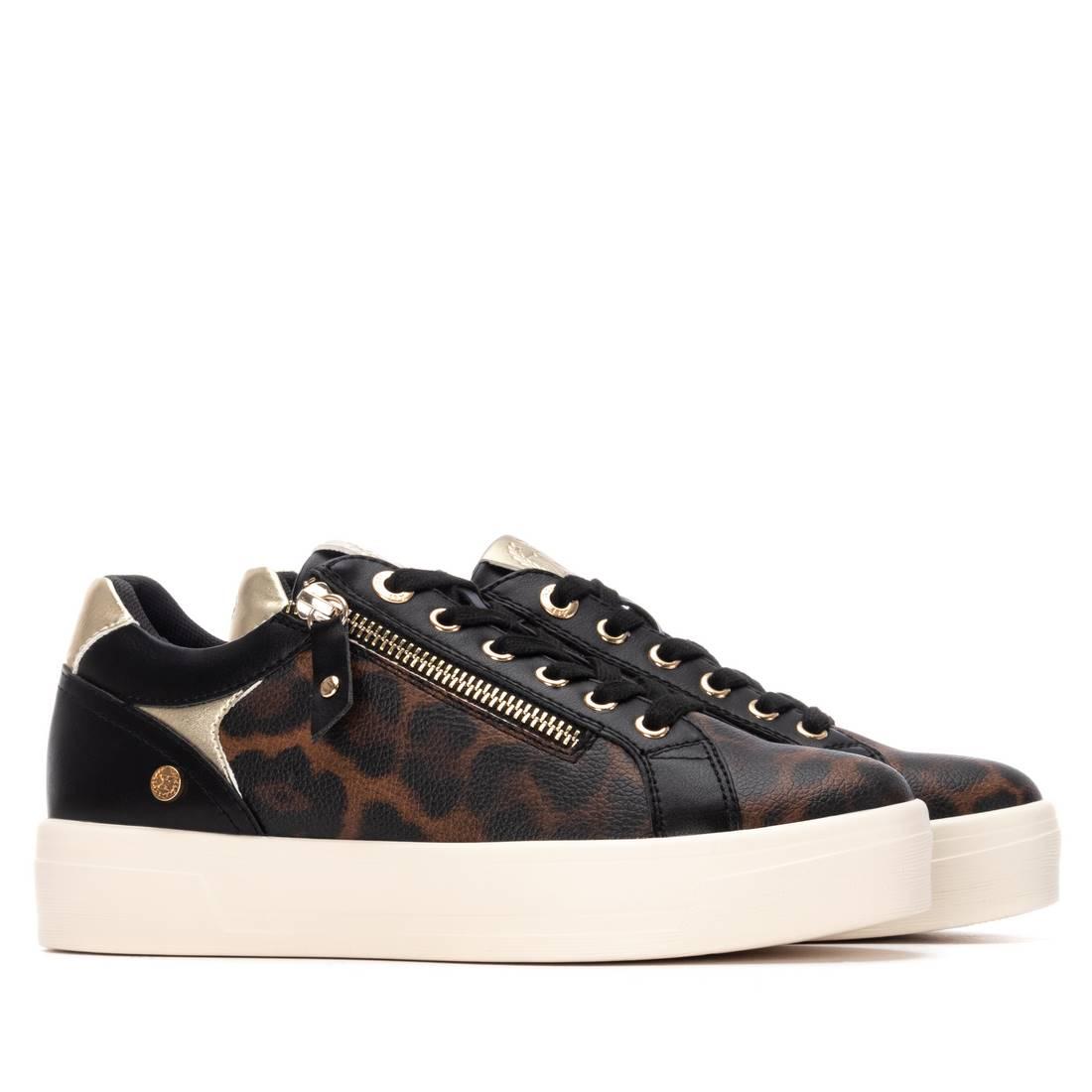 Zapatilla de mujer plano Xti 14441401