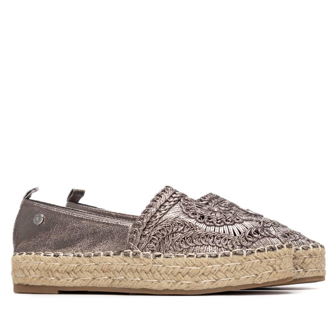 Zapato de mujer plano Xti 14544302