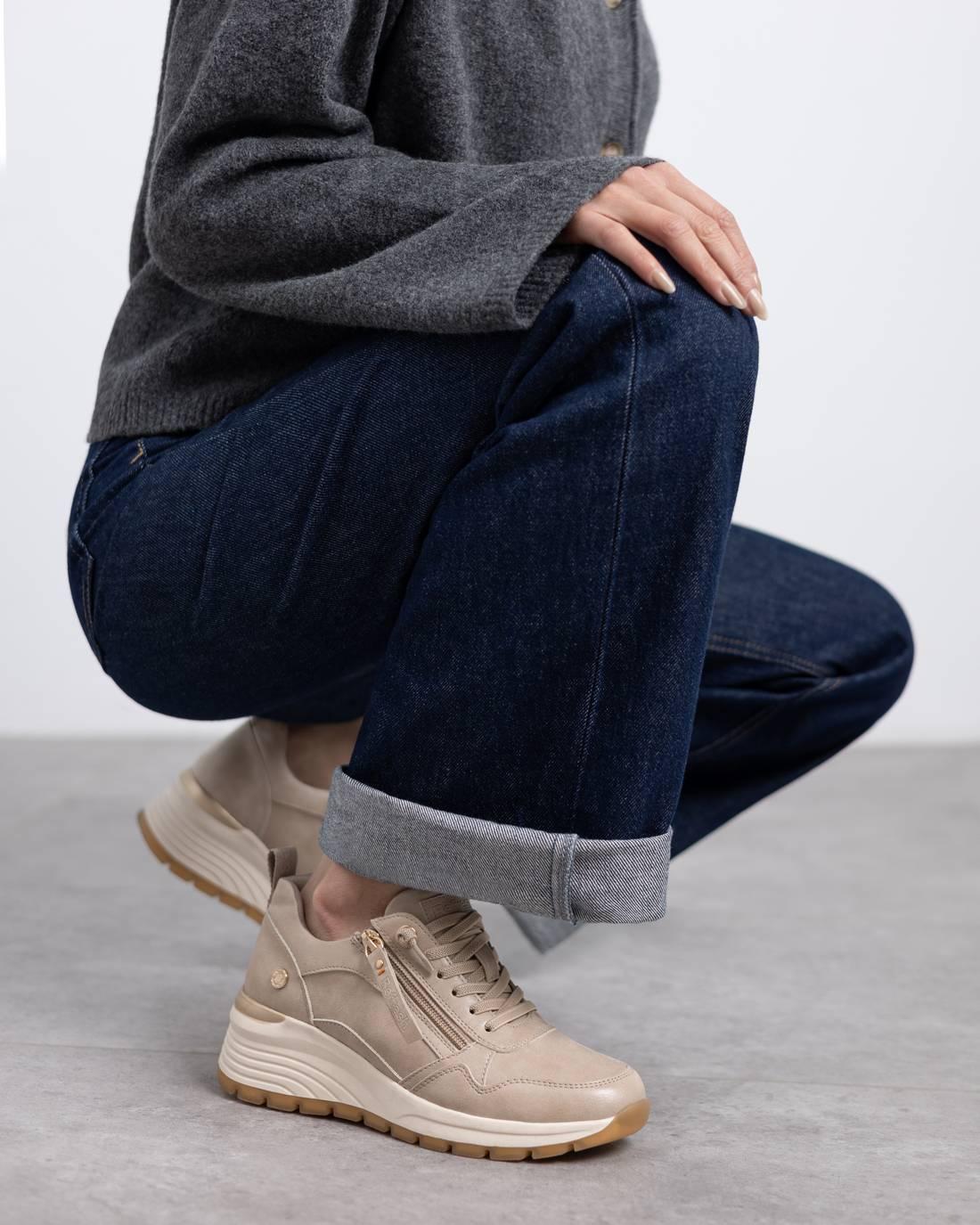 Zapatilla de mujer con cuña Refresh 17293801